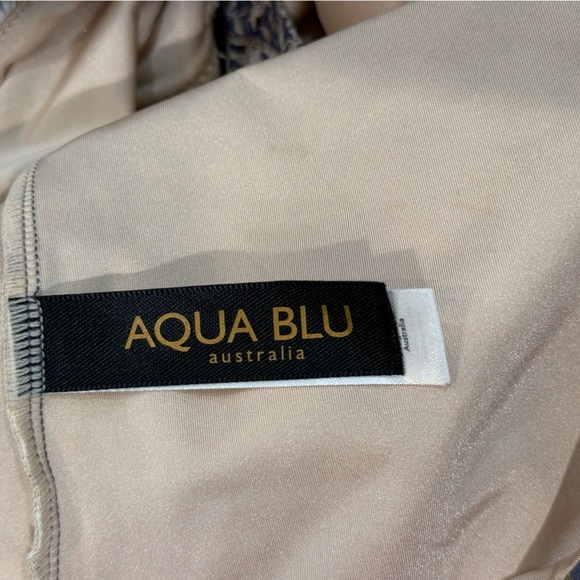 Women’s AQUA BLU Kismet Sophia One Piece short sleeve swimsuit. Size US 10 - Picture 11 of 12